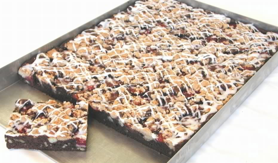 Image for Cake de Grenoble aux prunes, 60 x 40 cm avec BLACK SOFT